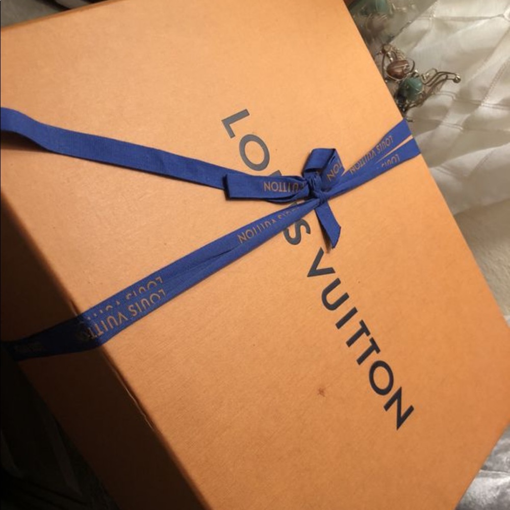 Black run away sneaker louis vuitton - Picture 3 of 7